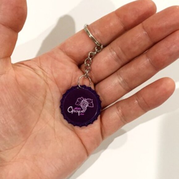 Fallout 4 Nuka Cola Grape Cap Keychain - 3.5inch Gaming Keychain - Picture 5 of 7